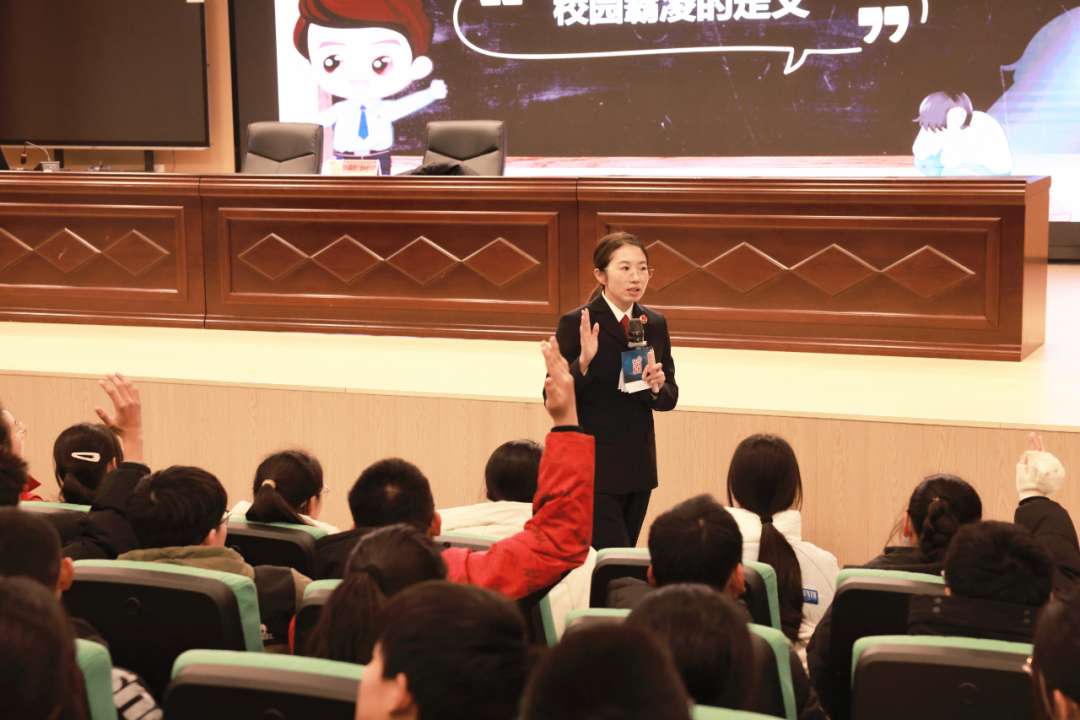 萤火，微亮汇星河